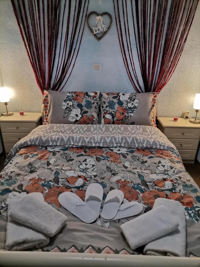 Frasta'S Rose Apartment Plaka  Luaran gambar