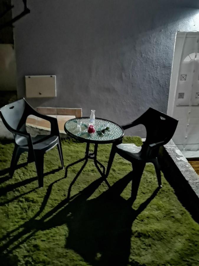 Frasta'S Rose Apartment Plaka  Luaran gambar