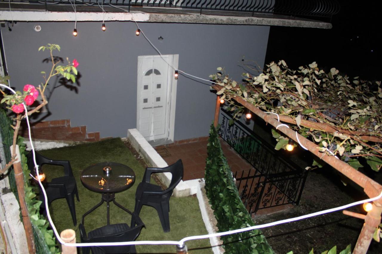Frasta'S Rose Apartment Plaka  Luaran gambar